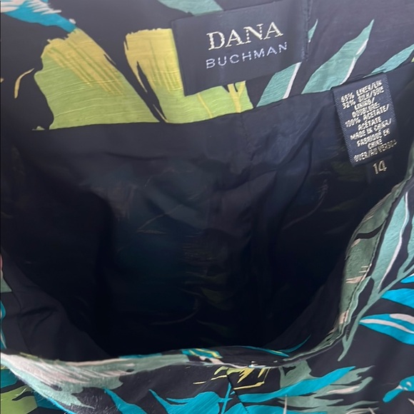 Tropical Leaf Print Women's Cropped Pants from Dana Buchman - Picture 7 of 8